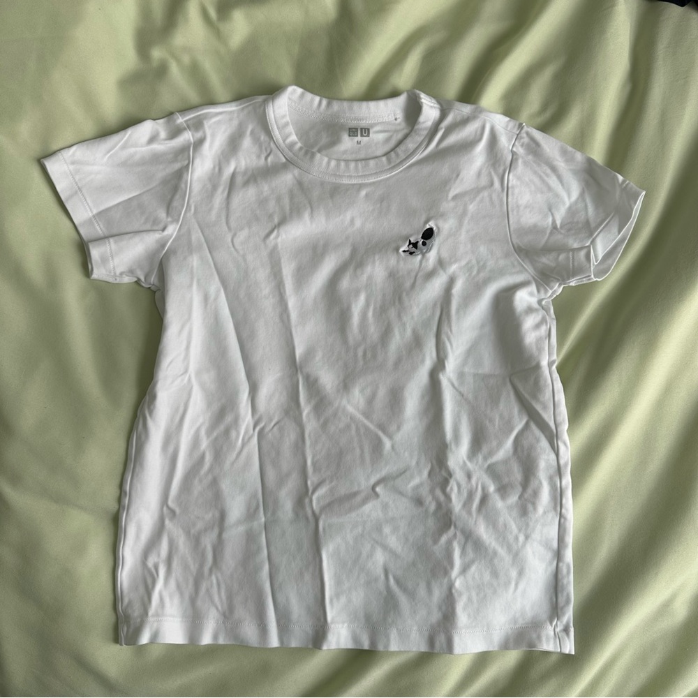 UNIQLO Stretching Cat Graphic Tee